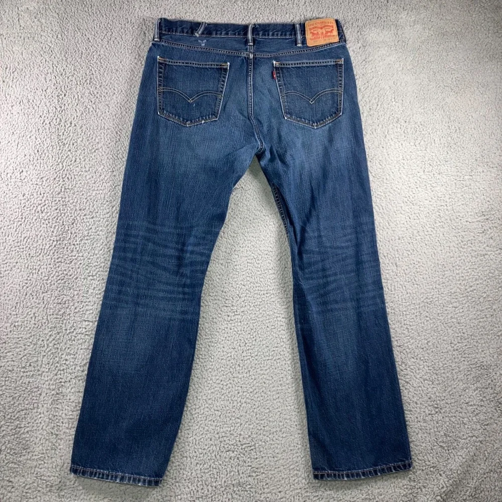 Levis preowned broken